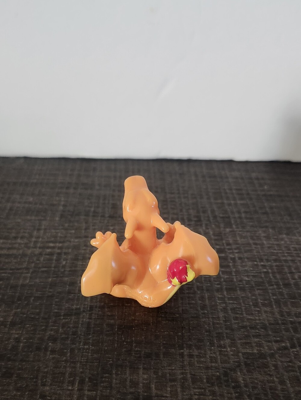 Charizard - Picture 5 of 7
